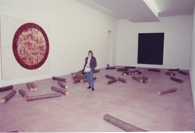 En una expo de Yoko Ono en Nueva York, 1992. Foto  Gustavo Valdés