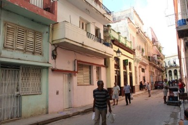 La segunda casa donde ví con mi madre en Empedrado 505, antes viví en un cuarto con mi madre y mi abuela, además de mi tía, en Muralla 160