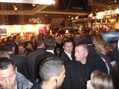 Llegada de François Hollande al Salón del Libro de París 2013