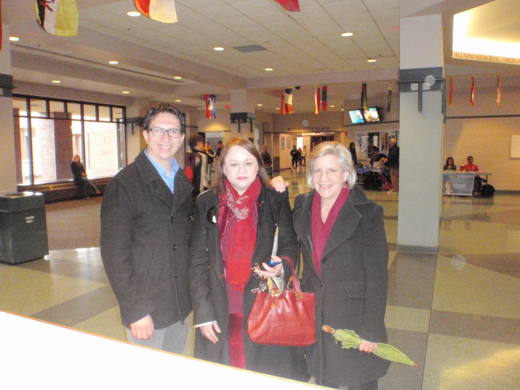 Con los profesores Jayson Meyler y Anne Pasero. Foto Armando González-Pérez