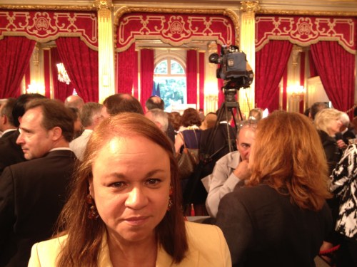 En el interior del Palacio, en espera de las Palabras de Inauguración del 130 Aniversario de la Alliance Française