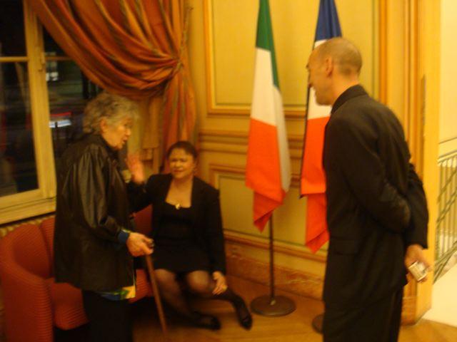 Gina, Unzueta y yo en la Maison de l'Amérique Latine, Paris