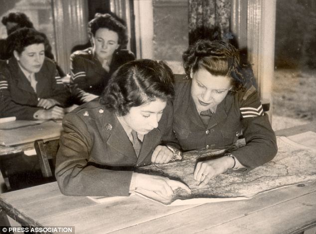 Reina Isabel II, 1945