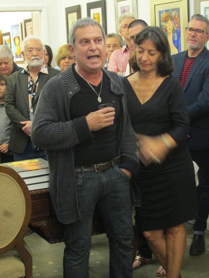 Manolo Rodríguez cantando a Sindo Garay y Enaida Unzueta